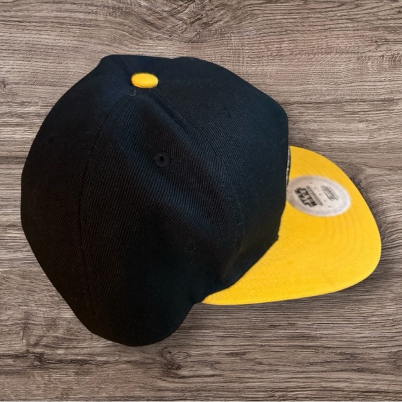 Funko Star Wars The Force Awakens Programmed for Etiquette Hat - New! - Picture 6 of 7